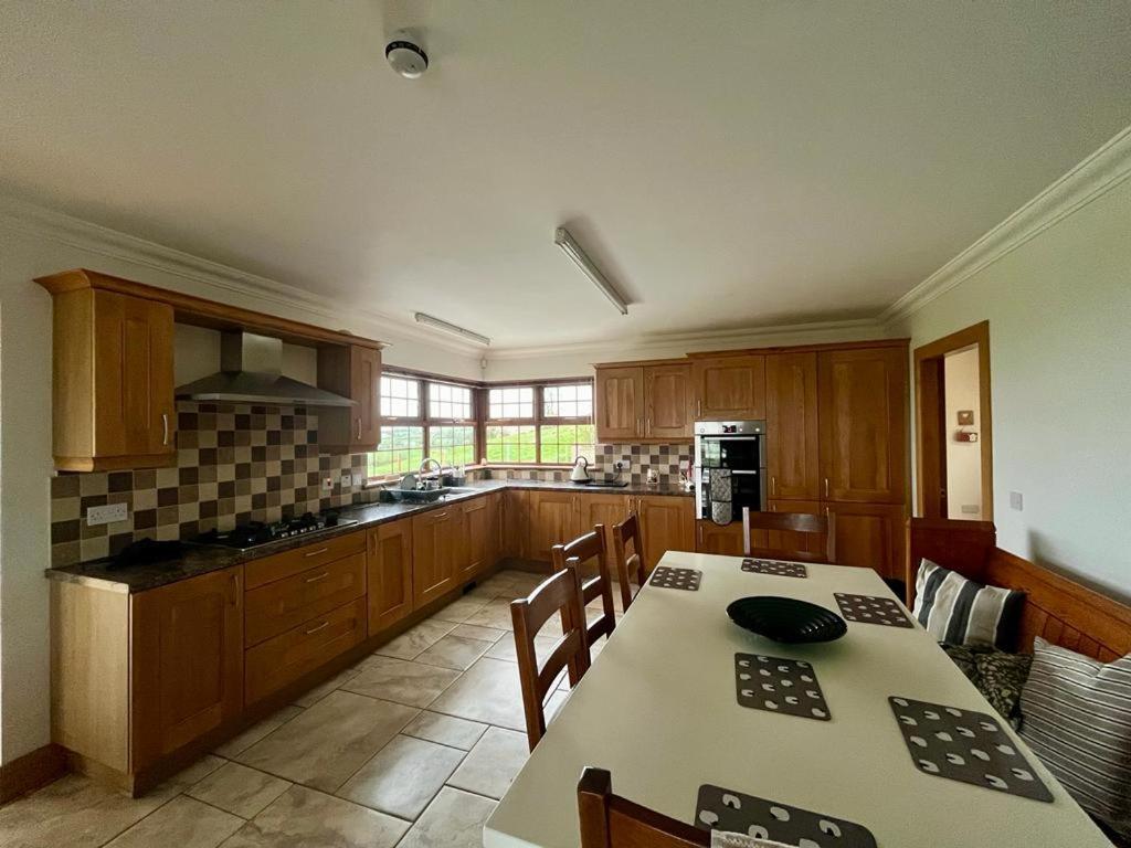 הוילה קאסלוולאן Hillhead Country Retreat מראה חיצוני תמונה
